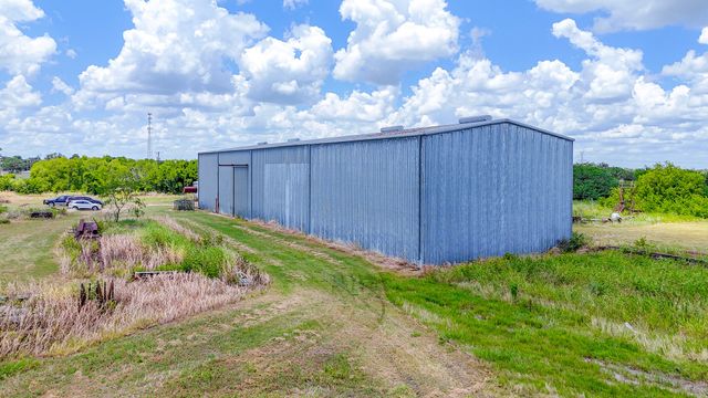 304 E South Main Street, Blooming Grove, TX 76626