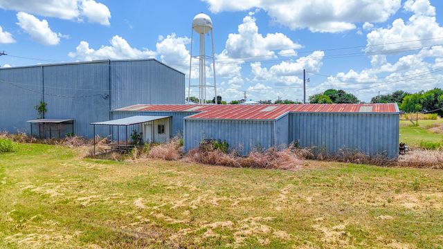 304 E South Main Street, Blooming Grove, TX 76626