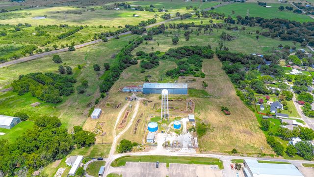 304 E South Main Street, Blooming Grove, TX 76626