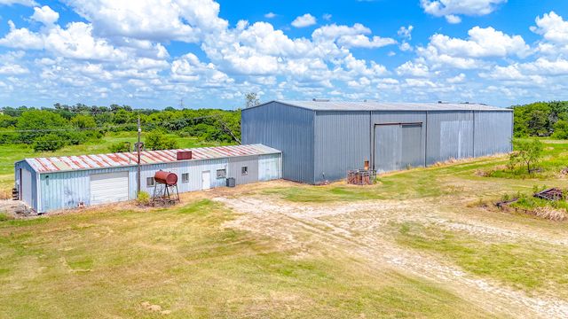 304 E South Main Street, Blooming Grove, TX 76626