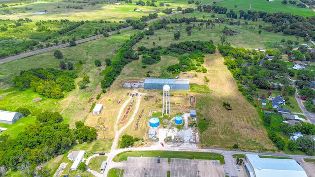 304 E South Main Street, Blooming Grove, TX 76626