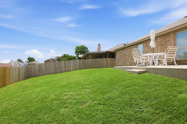 9236 Hunters Court, White Settlement, TX 76108