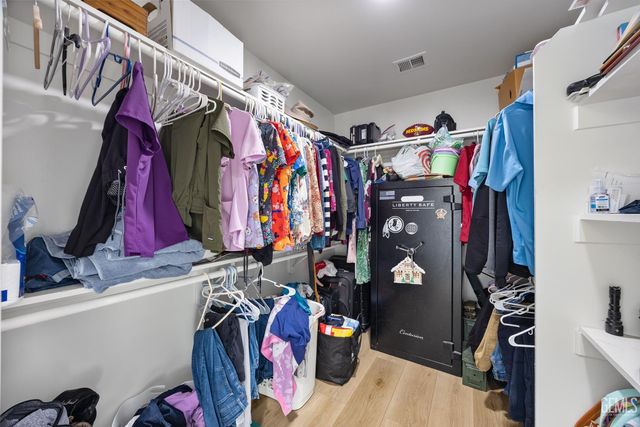 11305 Darlington Avenue, Bakersfield, CA 93312