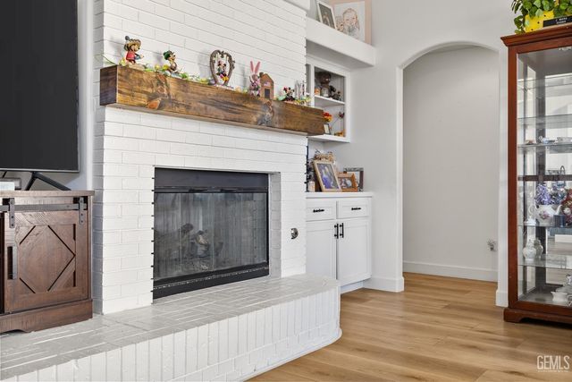 11305 Darlington Avenue, Bakersfield, CA 93312