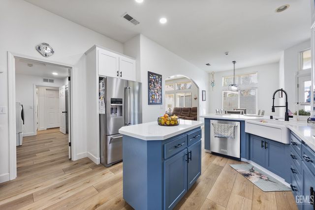 11305 Darlington Avenue, Bakersfield, CA 93312