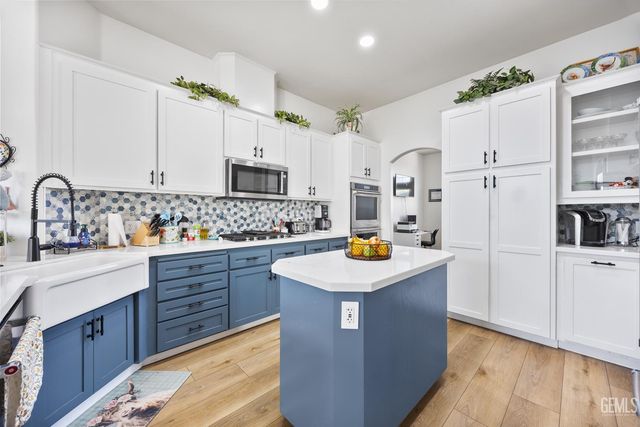 11305 Darlington Avenue, Bakersfield, CA 93312