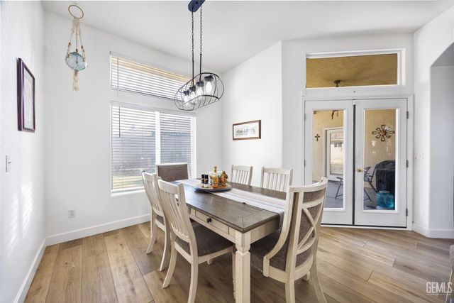 11305 Darlington Avenue, Bakersfield, CA 93312