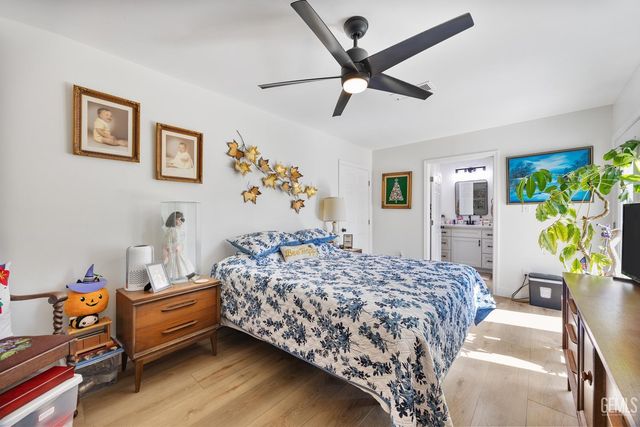 11305 Darlington Avenue, Bakersfield, CA 93312