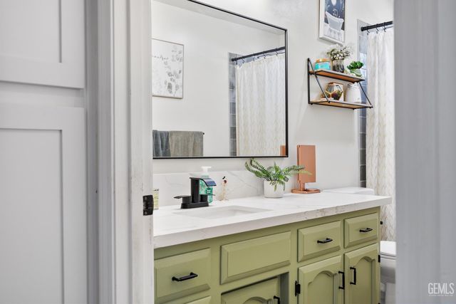 11305 Darlington Avenue, Bakersfield, CA 93312