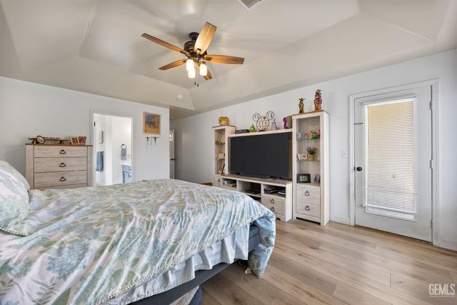 11305 Darlington Avenue, Bakersfield, CA 93312