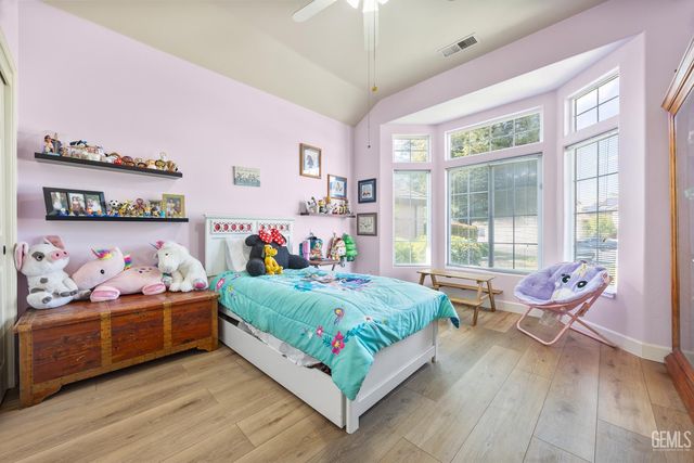 11305 Darlington Avenue, Bakersfield, CA 93312