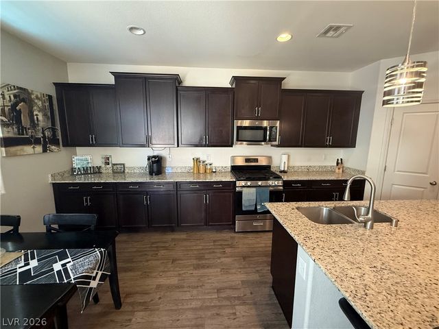 7564 Moose River Court, Las Vegas, NV 89166