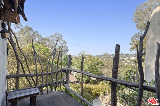 1431 Avon Park Ter., Los Angeles, CA 90026