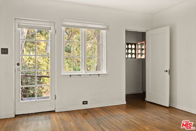 1431 Avon Park Ter., Los Angeles, CA 90026