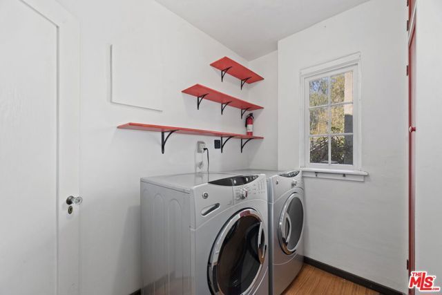 1431 Avon Park Ter., Los Angeles, CA 90026