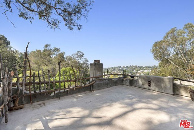 1431 Avon Park Ter., Los Angeles, CA 90026