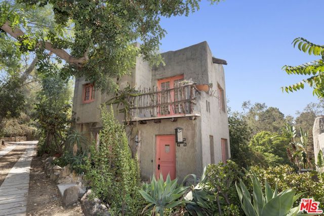 1431 Avon Park Ter., Los Angeles, CA 90026