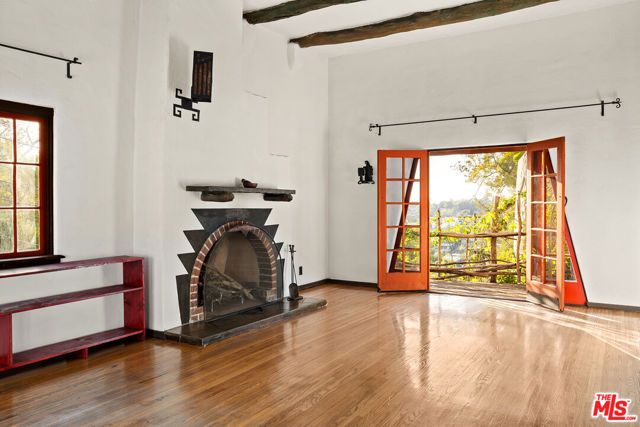 1431 Avon Park Ter., Los Angeles, CA 90026