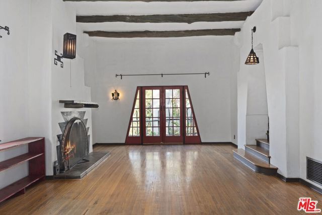 1431 Avon Park Ter., Los Angeles, CA 90026