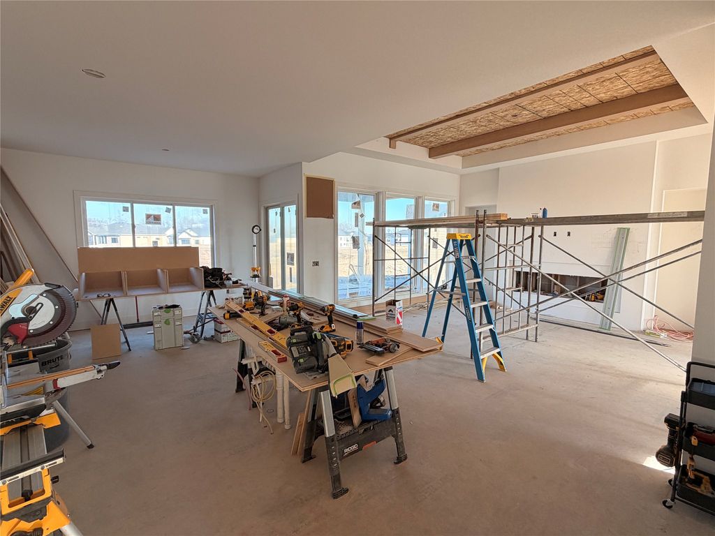 17519 North Valley Drive, Urbandale, IA 50323