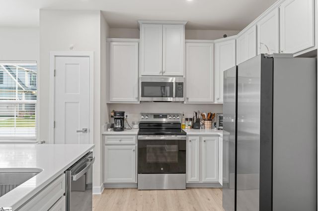 561 Martin Creek Drive, Simpsonville, SC 29680