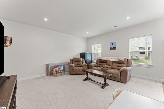 561 Martin Creek Drive, Simpsonville, SC 29680