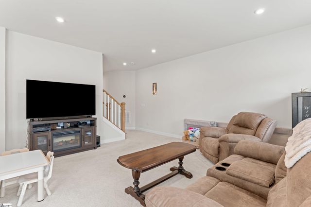 561 Martin Creek Drive, Simpsonville, SC 29680