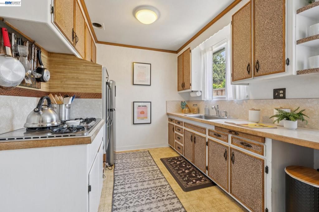 Image 13 of property listing at 107 VIRGINIA STREET, Hayward, CA 94544