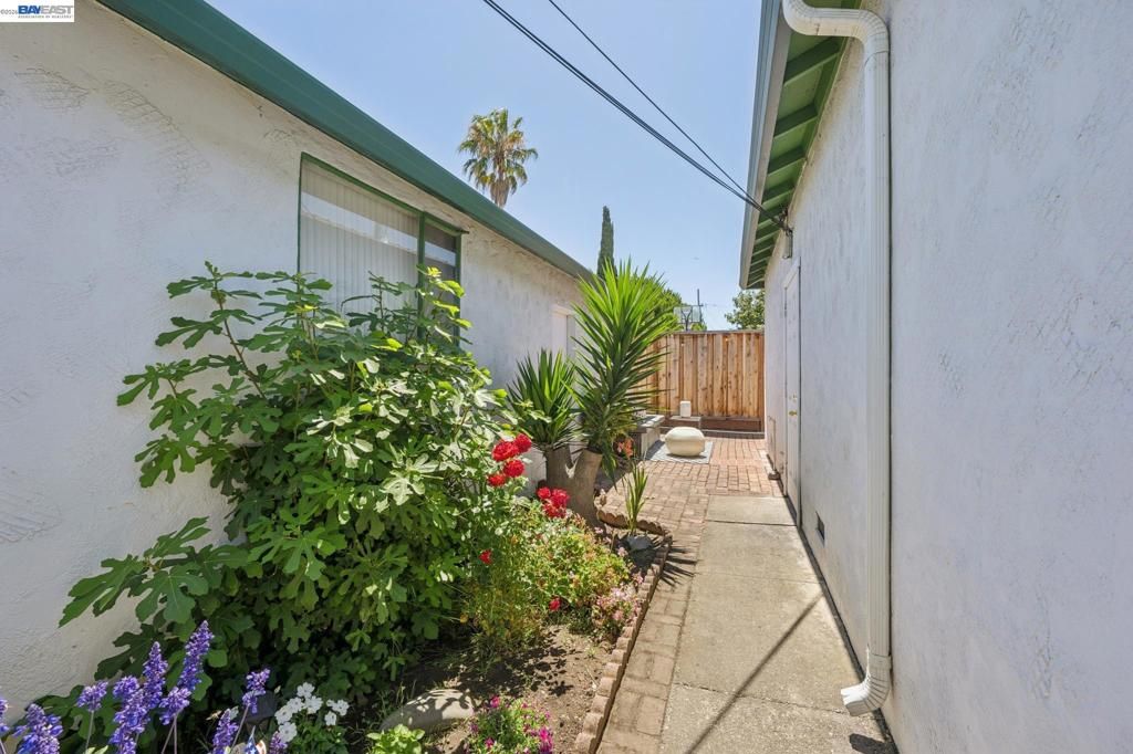 Image 26 of property listing at 107 VIRGINIA STREET, Hayward, CA 94544