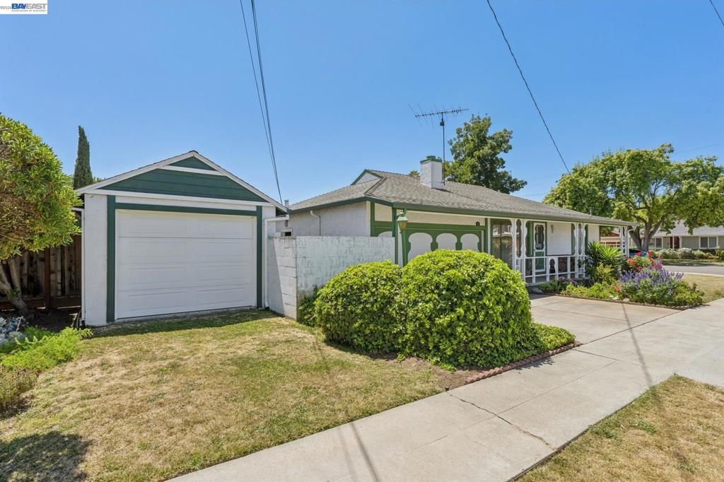 Image 28 of property listing at 107 VIRGINIA STREET, Hayward, CA 94544