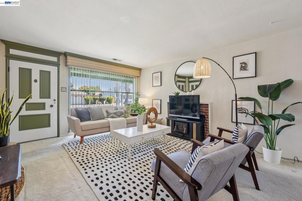 Image 5 of property listing at 107 VIRGINIA STREET, Hayward, CA 94544