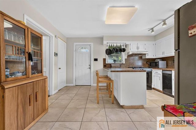 179 Lake Avenue, Metuchen, NJ 08840