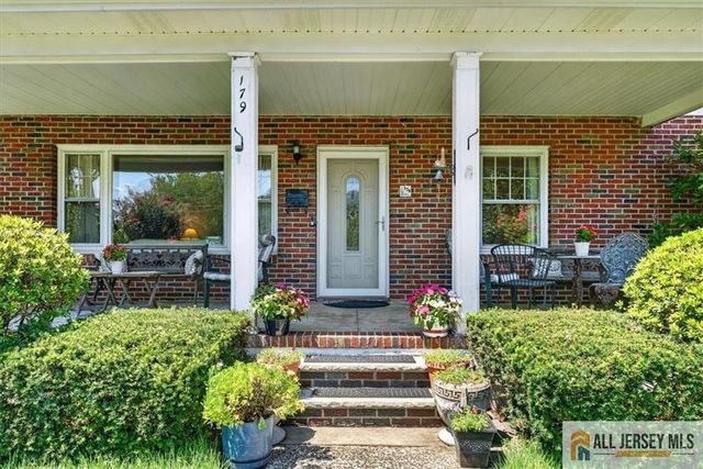 179 Lake Avenue, Metuchen, NJ 08840