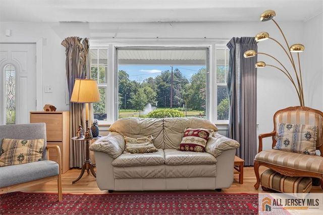 179 Lake Avenue, Metuchen, NJ 08840