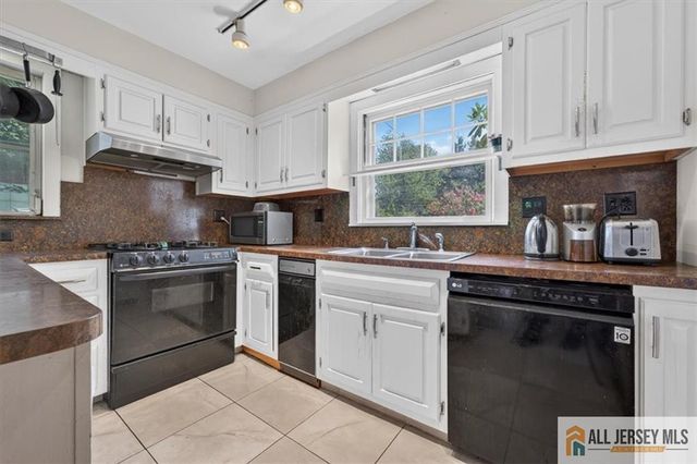 179 Lake Avenue, Metuchen, NJ 08840