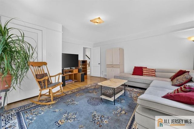 179 Lake Avenue, Metuchen, NJ 08840