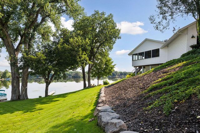 3550 Island View Circle NW, Prior Lake, MN 55372