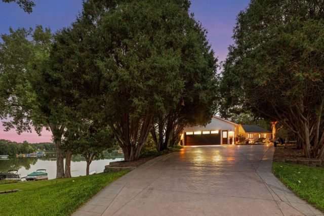 3550 Island View Circle NW, Prior Lake, MN 55372