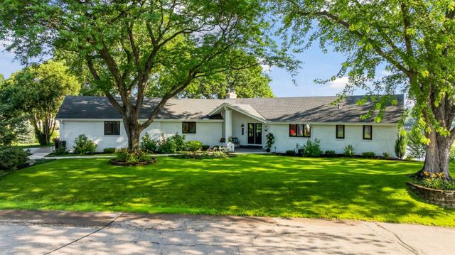 3550 Island View Circle NW, Prior Lake, MN 55372