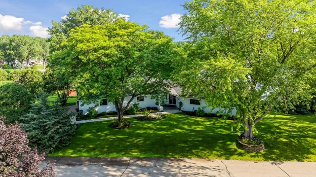 3550 Island View Circle NW, Prior Lake, MN 55372