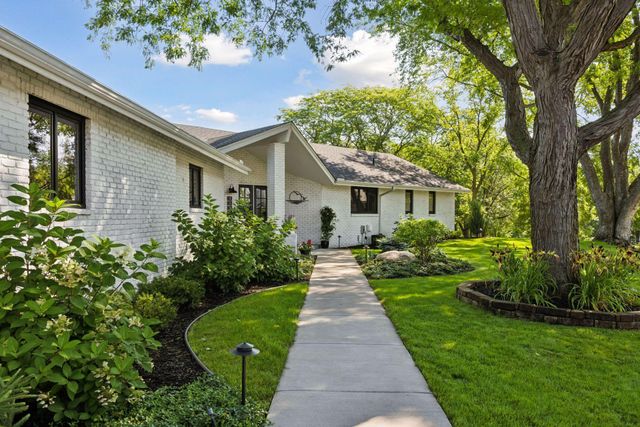 3550 Island View Circle NW, Prior Lake, MN 55372