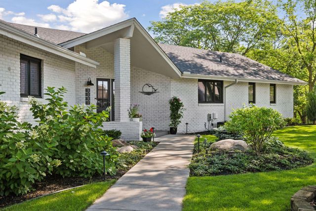 3550 Island View Circle NW, Prior Lake, MN 55372