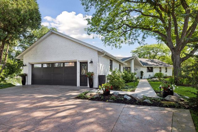 3550 Island View Circle NW, Prior Lake, MN 55372
