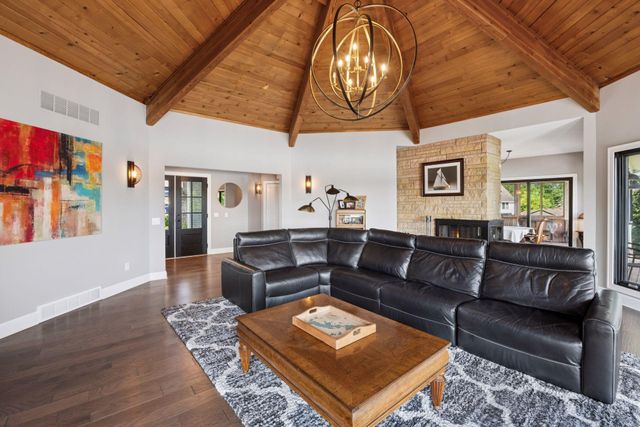 3550 Island View Circle NW, Prior Lake, MN 55372