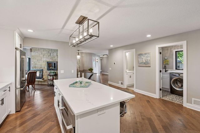 3550 Island View Circle NW, Prior Lake, MN 55372