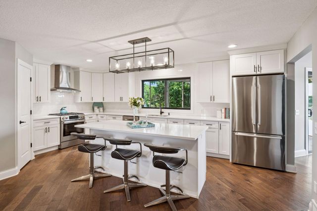 3550 Island View Circle NW, Prior Lake, MN 55372