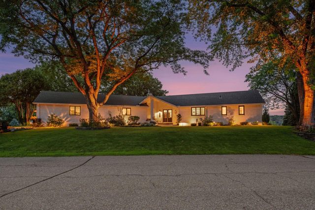 3550 Island View Circle NW, Prior Lake, MN 55372