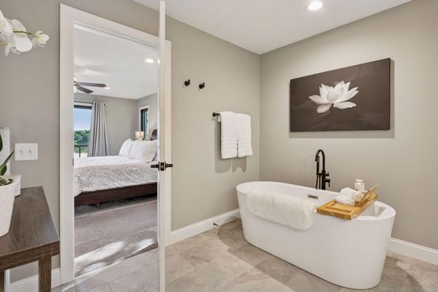 3550 Island View Circle NW, Prior Lake, MN 55372