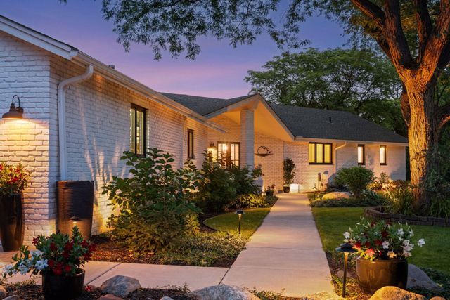 3550 Island View Circle NW, Prior Lake, MN 55372