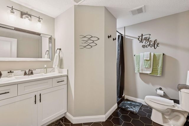 3550 Island View Circle NW, Prior Lake, MN 55372